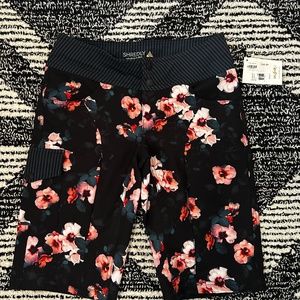 Size 2 Shredly womens mtb cycling shorts